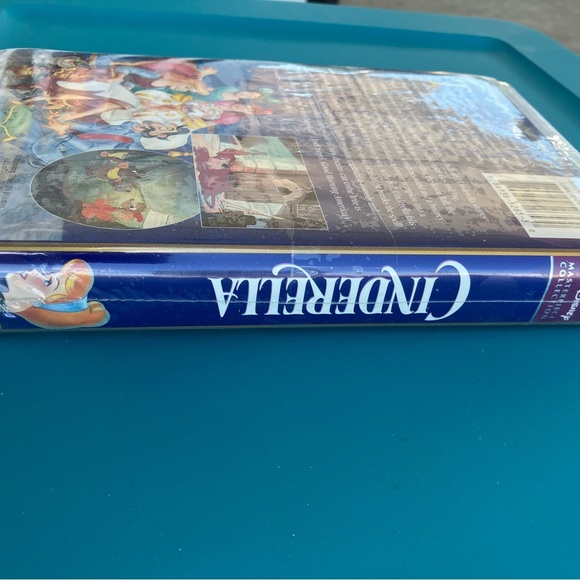 Disney Cinderella VHS - Picture 3 of 4